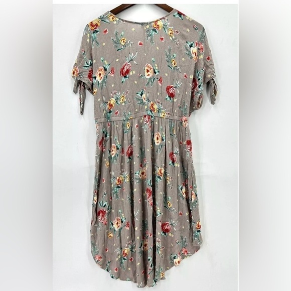 Torrid Top Womens High Low Pullover Tunic Cold Shoulder Floral V-Neck Gray Sz: 4 - Picture 3 of 13